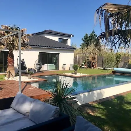 Villa Piscine Sur A 50 Metres De La