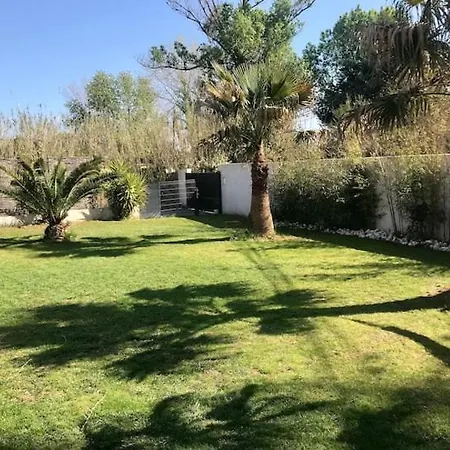 Piscine Sur A 50 Metres De La Villa *