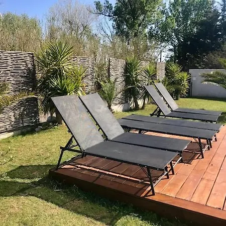 Piscine Sur A 50 Metres De La Villa *