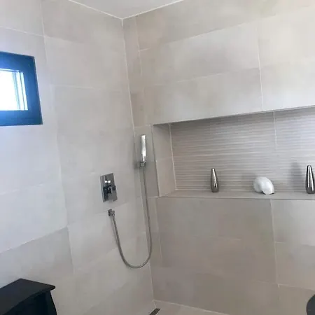 Piscine Sur A 50 Metres De La Villa *